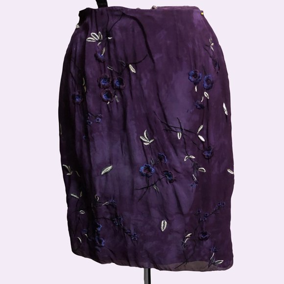 Purple Silk Embroidered Skirt, Size 8P - Picture 1 of 5